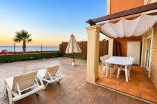 Apartamento en Isla Canela - Frontal al mar - Residencial...