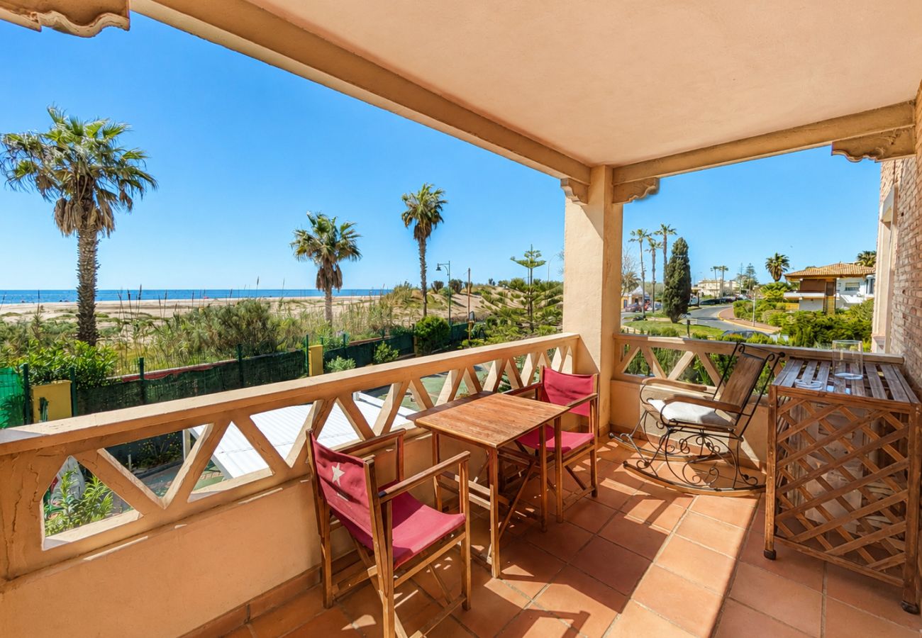 Apartamento en Isla Canela - Alcaudón. Apartamento frontal al mar con 3 dormitorios  - Ref.711